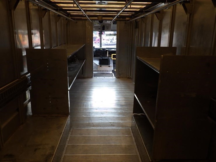 2012-freightliner-mt55-image-12
