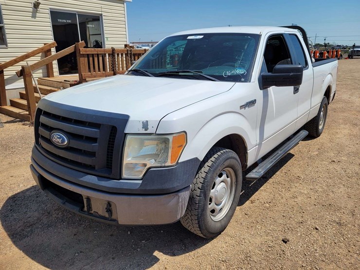 2011-ford-f150-xl-image-1