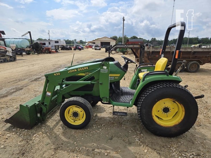 2000-john-deere-4400-image-8