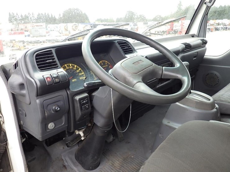 2007-gmc-5500-image-18