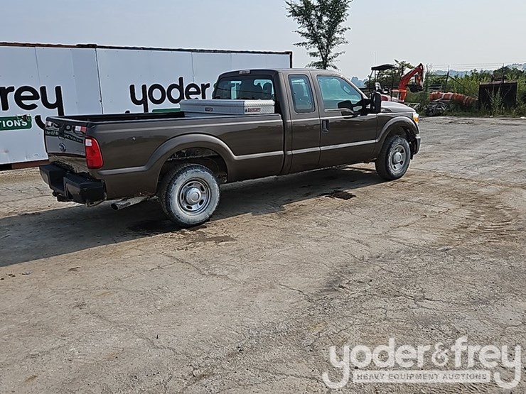 2016-ford-f250-xl-image-5