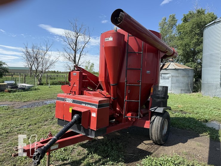 case-ih-1250-image-1