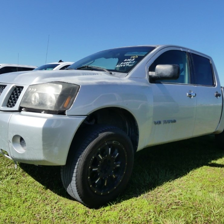 2005 NISSAN TITAN