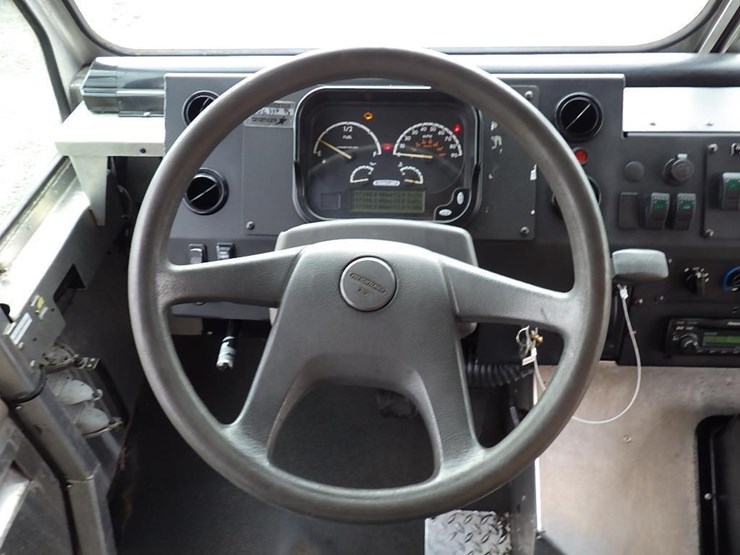 2012-freightliner-mt55-image-18