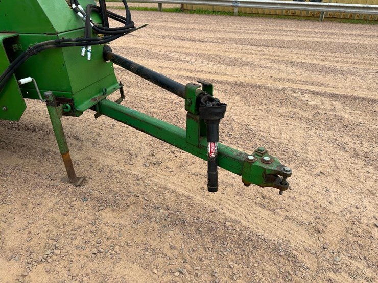 john-deere-336-image-12
