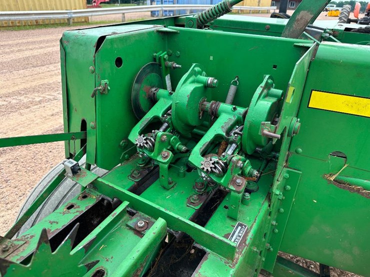 john-deere-336-image-22