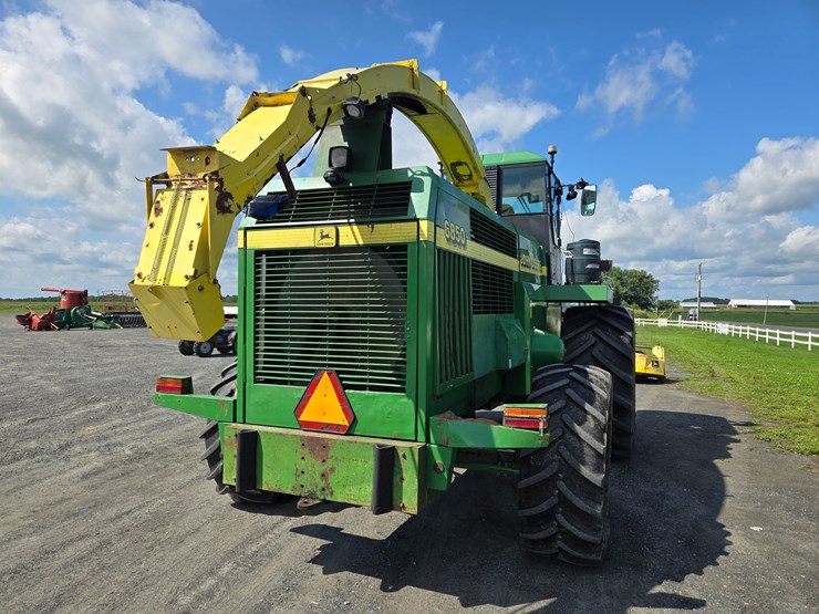 2002-john-deere-6850-image-4
