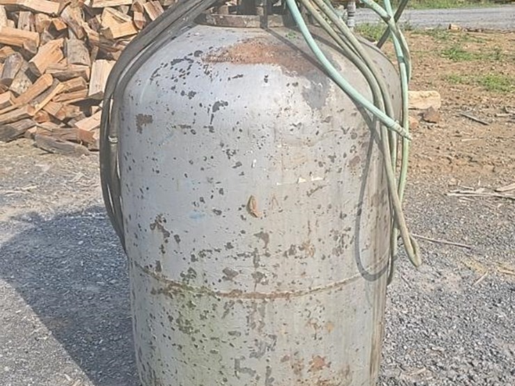#189-•-portable-air-tank-image-1