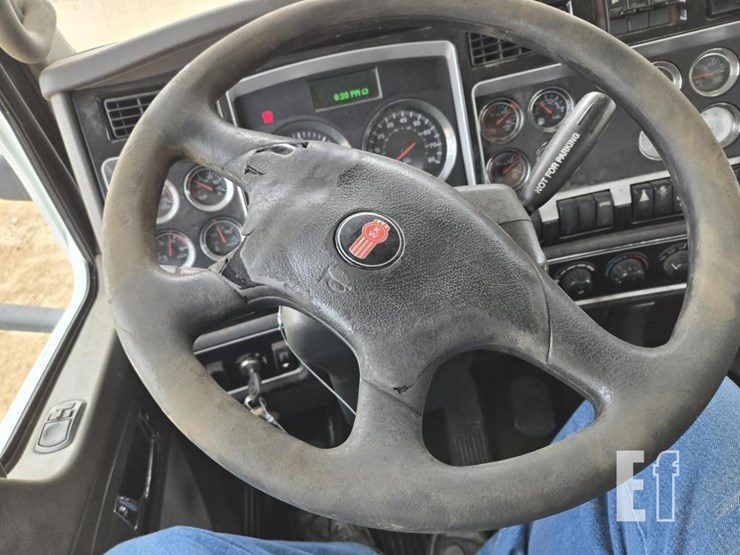 2013-kenworth-t660-image-29