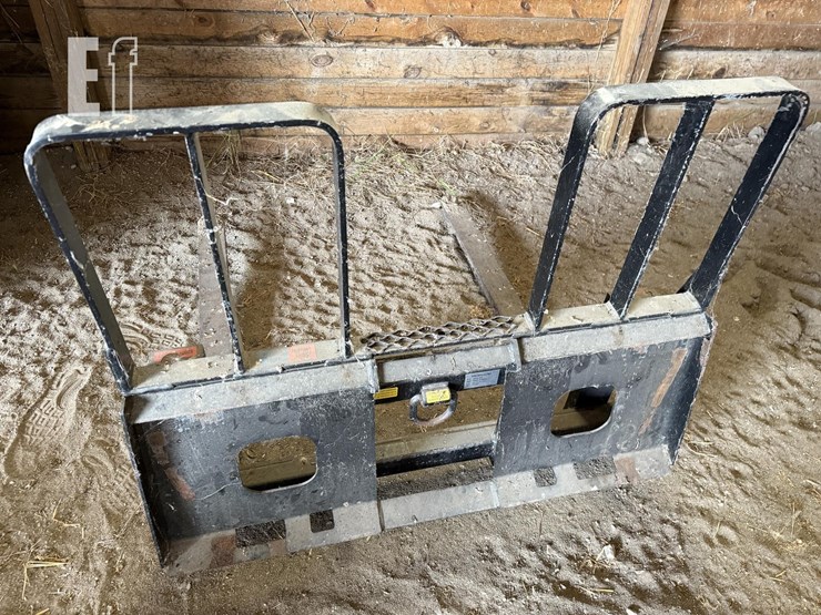 mds-skid-steer-mount-pallet-fork-image-2