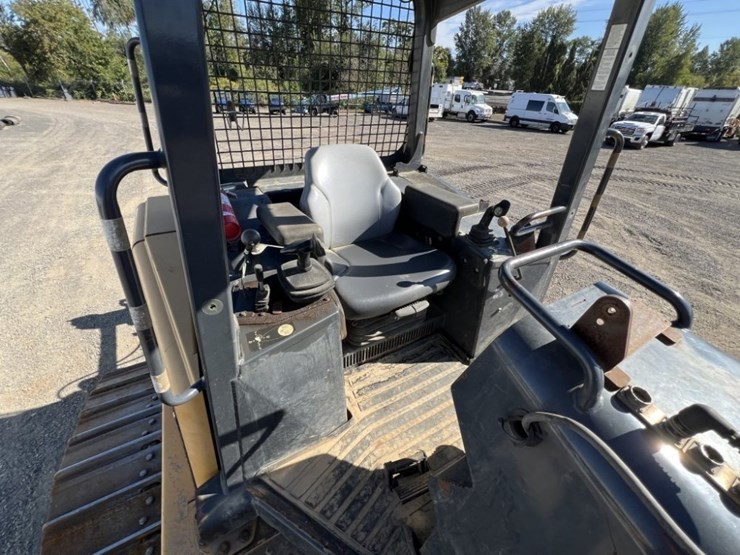 deere-750j-lgp-image-30
