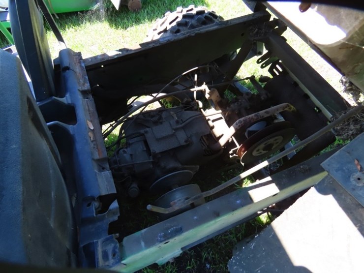 2009-john-deere-gator-image-13