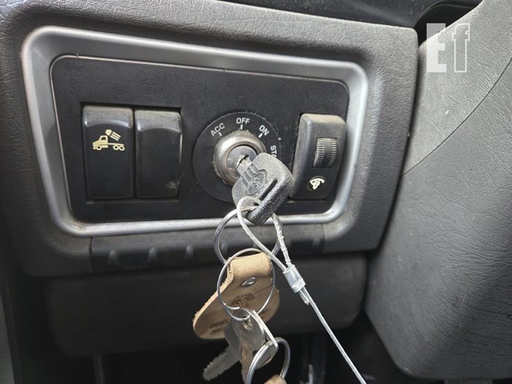 2013-kenworth-t660-image-31