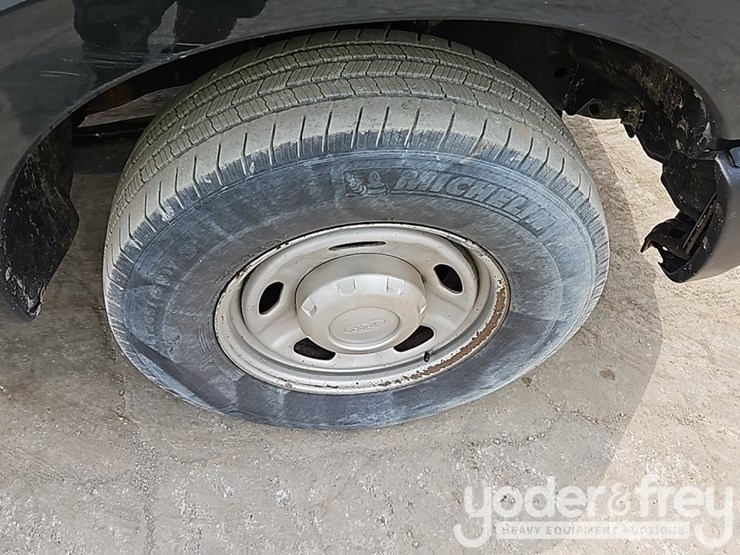 2015-ford-f250-xl-image-11