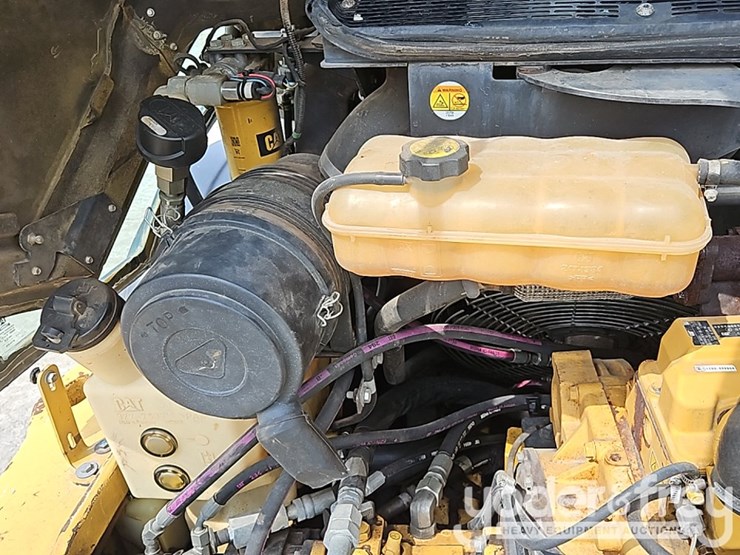 2012-caterpillar-908h-image-18