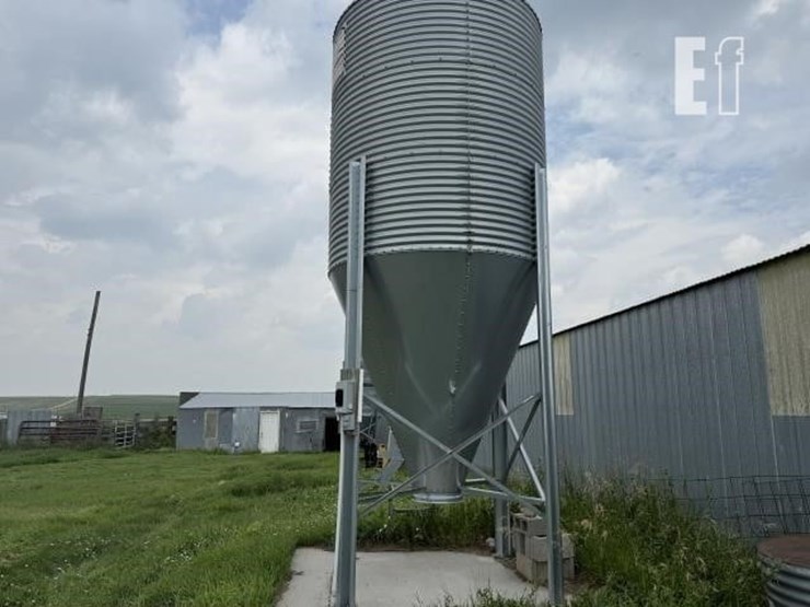 farmer-boy-ag-system-hopper-bin-(2)-32-image-3