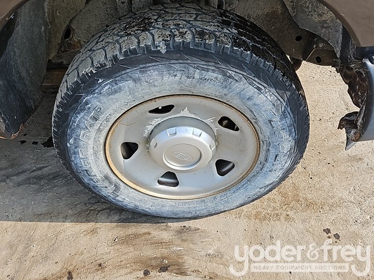2016-ford-f250-xl-image-14