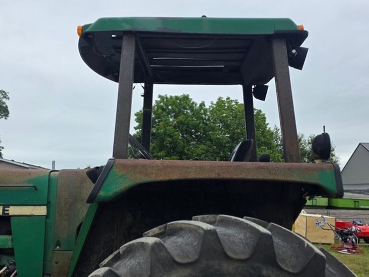 john-deere-4040-image-24