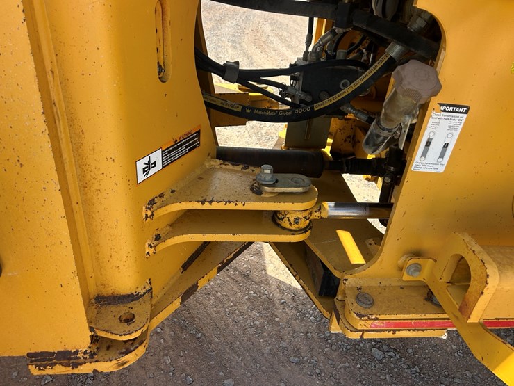 2012-deere-544k-image-20