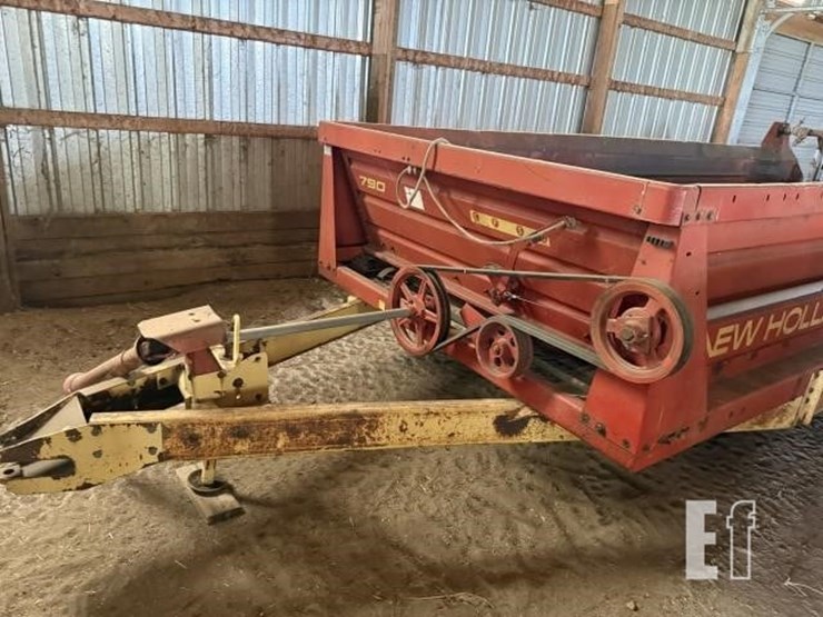 new-holland-790-image-18