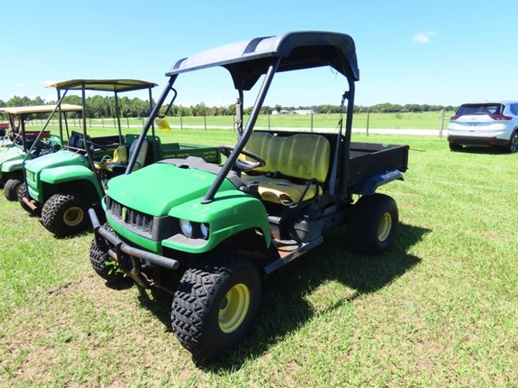2015-john-deere-gator-image-2