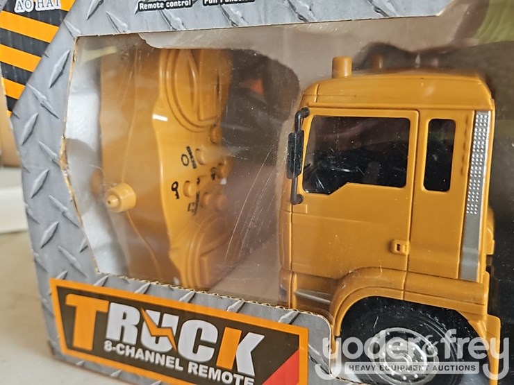 unused-sklp-mixer-truck-toy-image-3