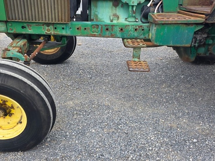 john-deere-4040-image-25