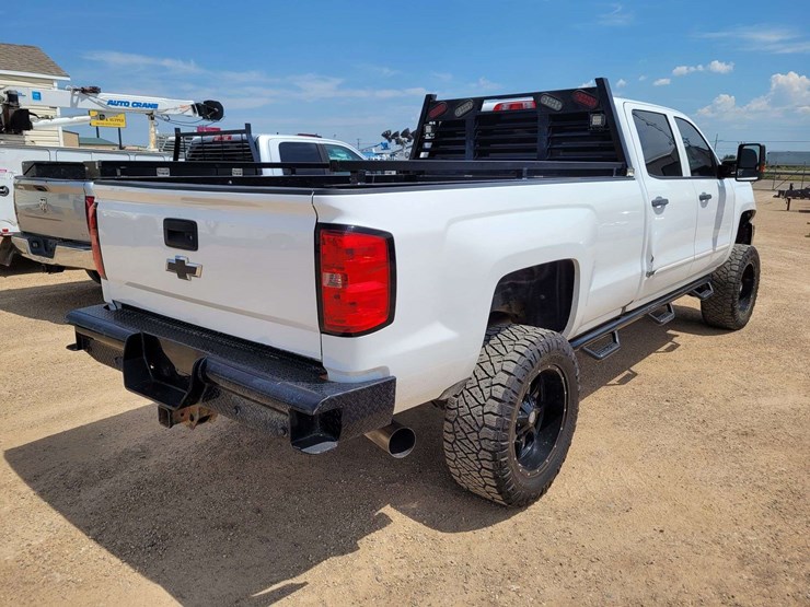 chevrolet-silverado-2500-image-4