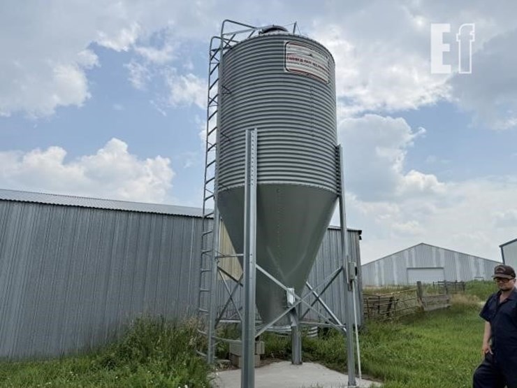 farmer-boy-ag-system-hopper-bin-(2)-32-image-2