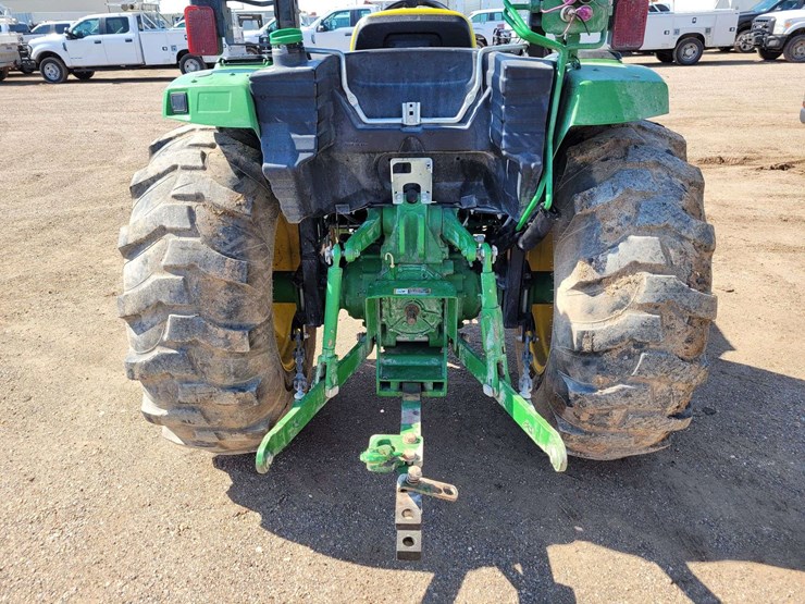 john-deere-4052m-image-4