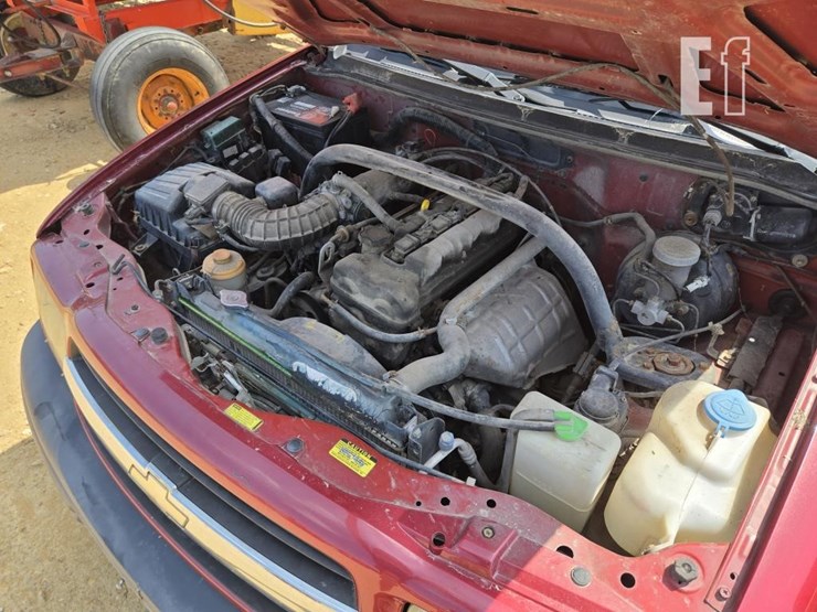 2000-chevrolet-tracker-image-18