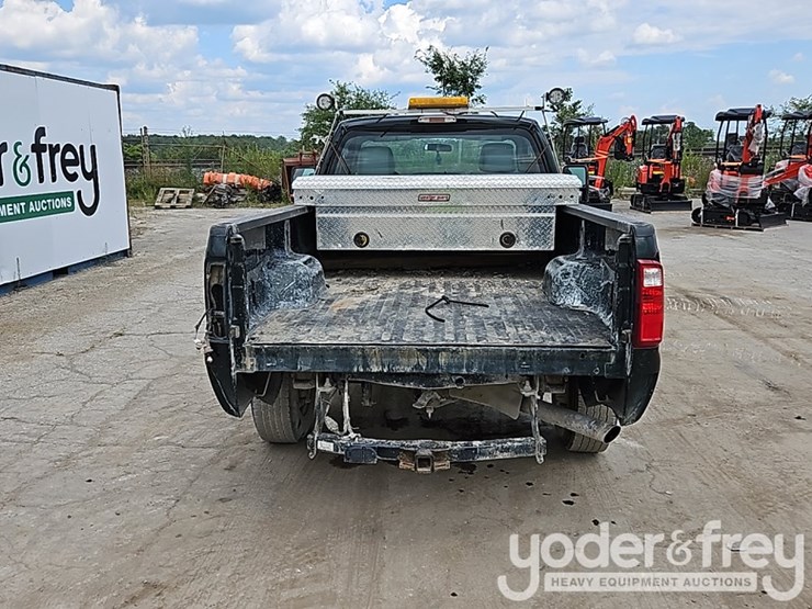 2015-ford-f250-xl-image-7