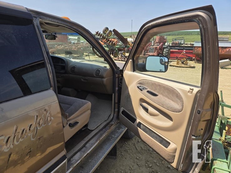 2001-dodge-ram-2500-image-13