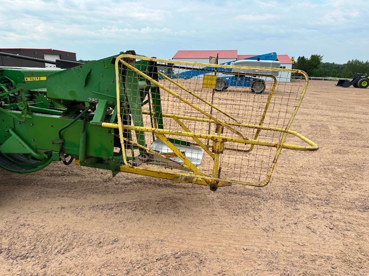 john-deere-336-image-6