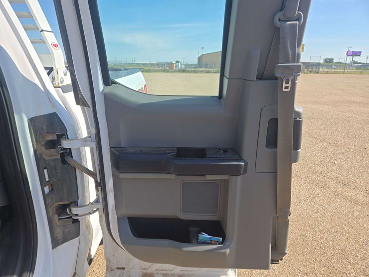 2015-ford-f150-xlt-image-5