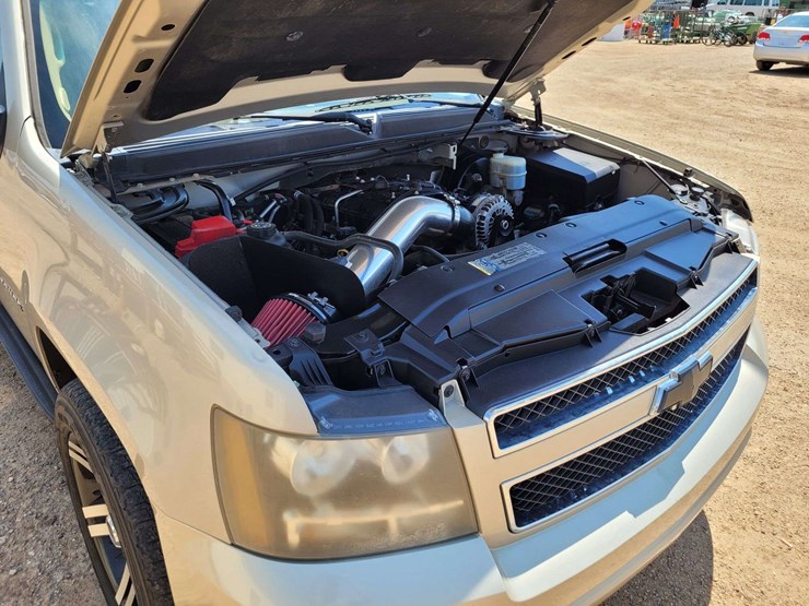 2010-chevrolet-tahoe-ls-image-13