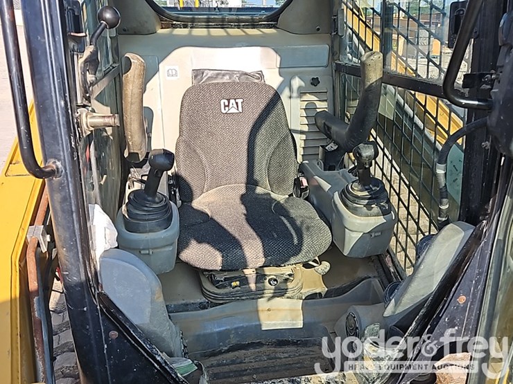 2011-caterpillar-279c-image-24