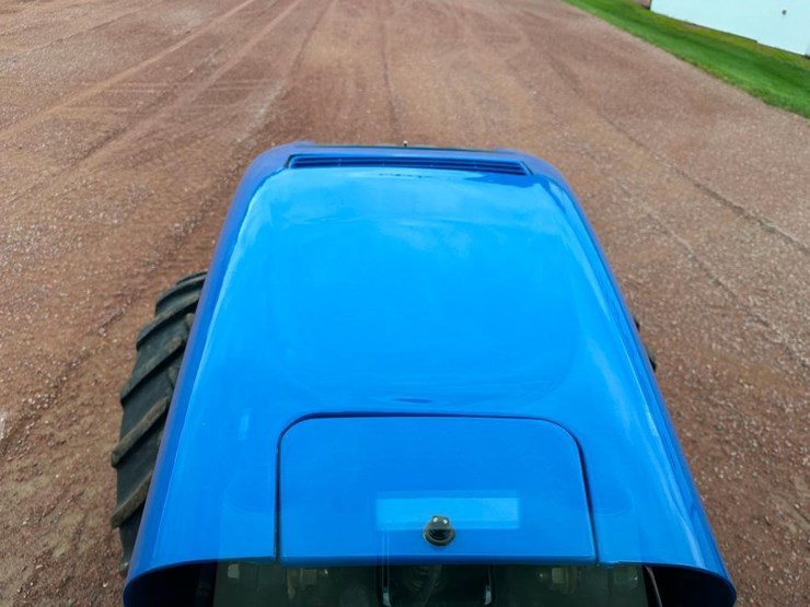 2020-new-holland-t8.320-image-81