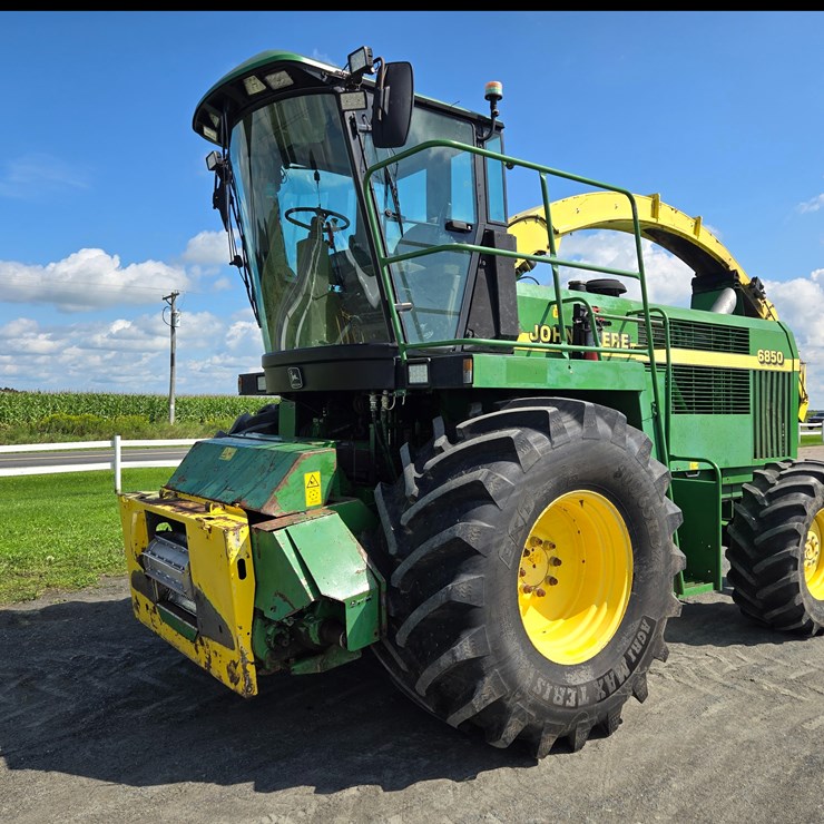 2002 JOHN DEERE 6850