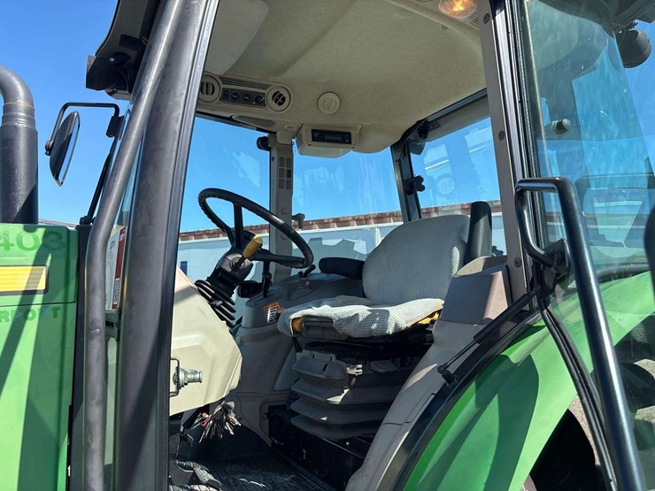 2017-john-deere-6120e-image-17