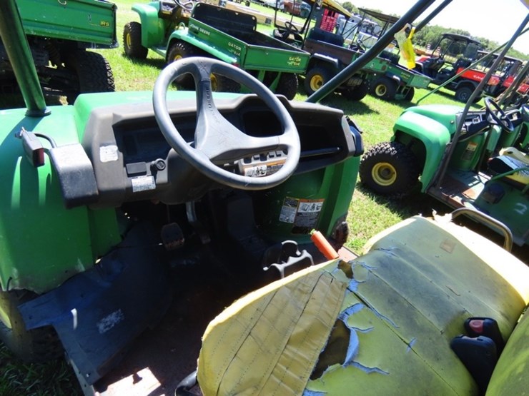 2015-john-deere-gator-image-11