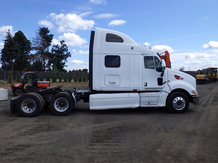 2005-peterbilt-387-image-2