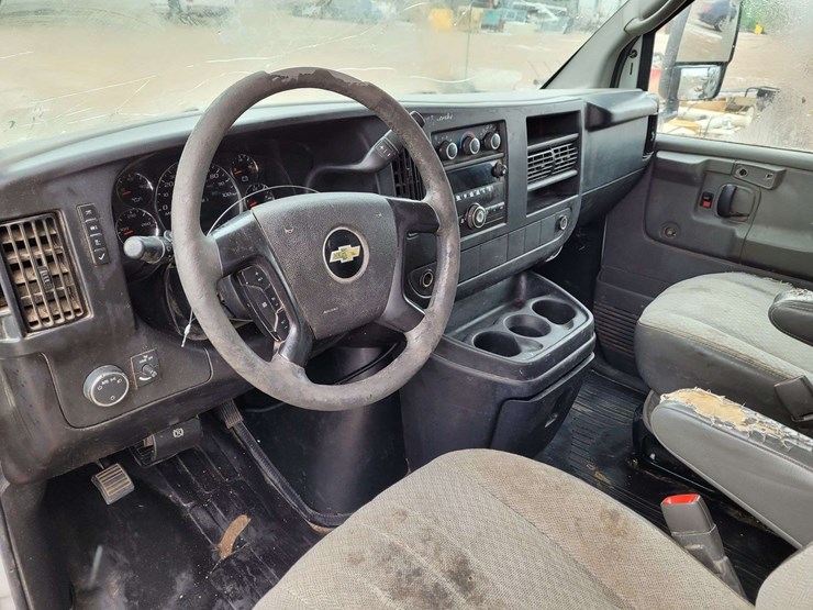 2011-chevrolet-express-3500-image-7