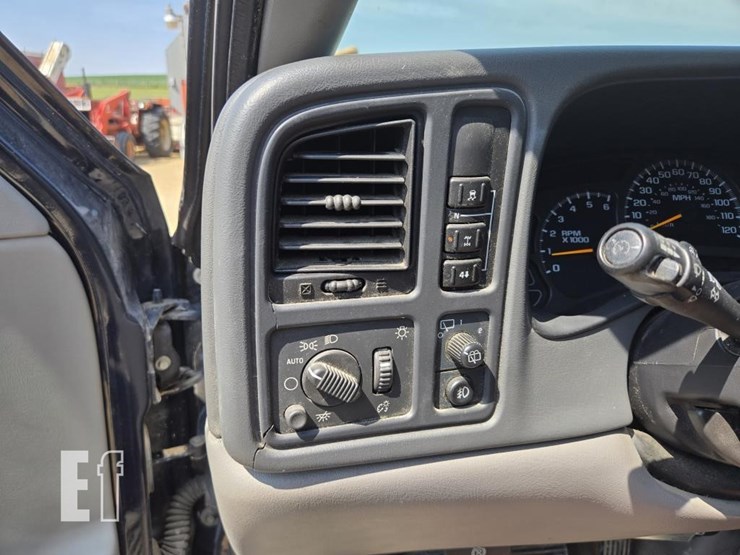 2004-gmc-yukon-xl-image-26