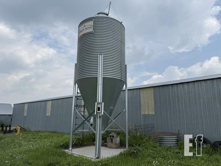 farmer-boy-ag-system-hopper-bin-(2)-32-image-1
