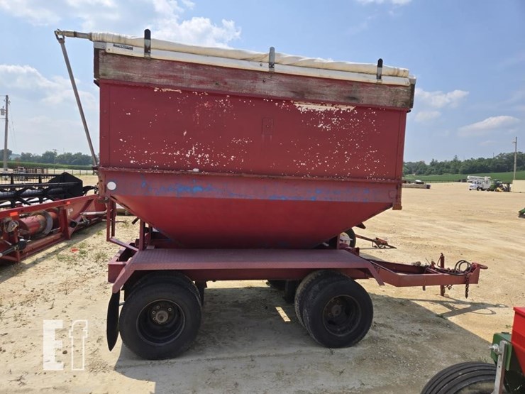 double-b-gravity-wagon-w/-shur-lok-roll-up-tarp-3840-image-7