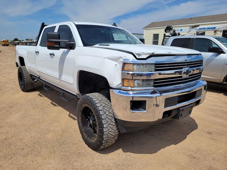chevrolet-silverado-2500-image-2