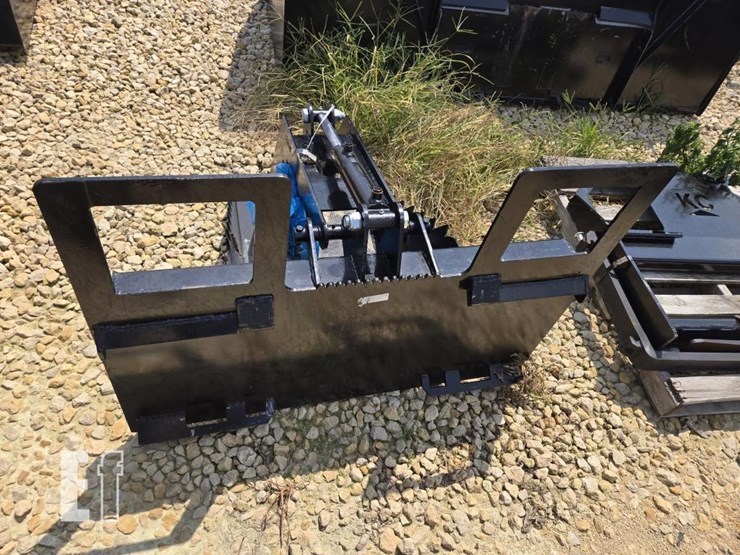 new-skid-steer-spade-grapple-image-3