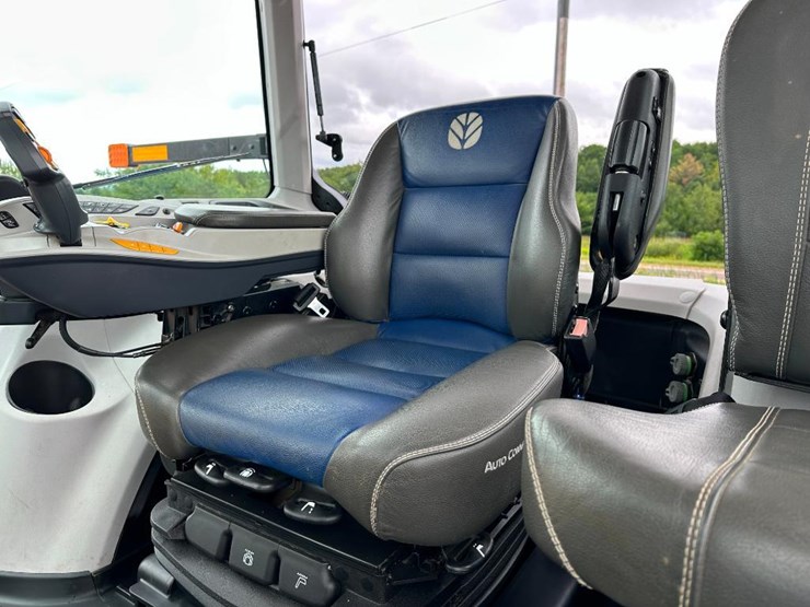 2020-new-holland-t8.320-image-62