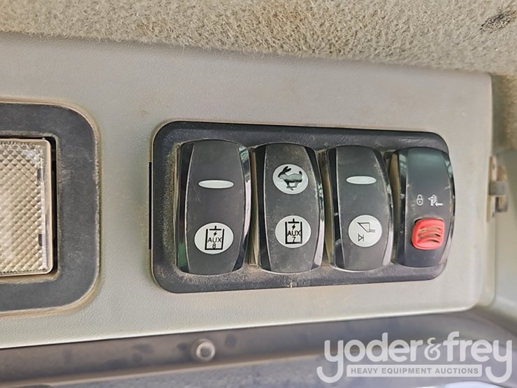 2019-caterpillar-289d-image-25
